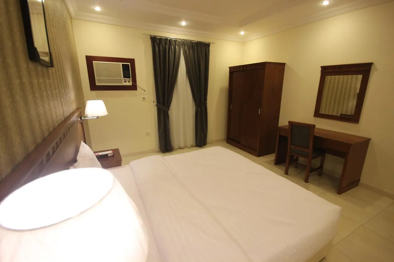 جدة Al-Salamah - Lamasat Palace Suites 3*,